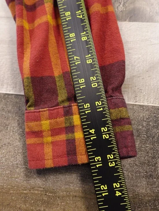 Duluth Trading Free Swingin’ Flannel Shirt Women’s Small Red Plaid Workwear - Picture 7 of 8